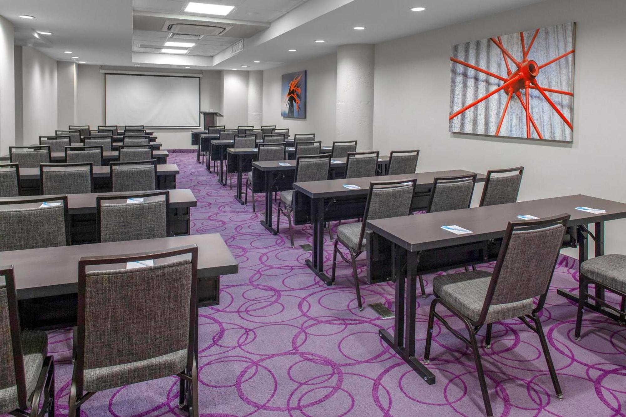 Towneplace Suites By Marriott Dallas Downtown Экстерьер фото