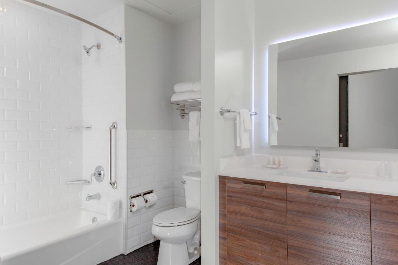 Towneplace Suites By Marriott Dallas Downtown Экстерьер фото